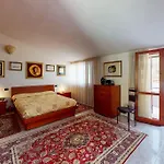 Con Piscina E Giardino A Due Passi Dal Mare. *