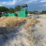 Con Piscina E Giardino A Due Passi Dal Mare. Villa *