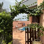 Con Piscina E Giardino A Due Passi Dal Mare. Villa *